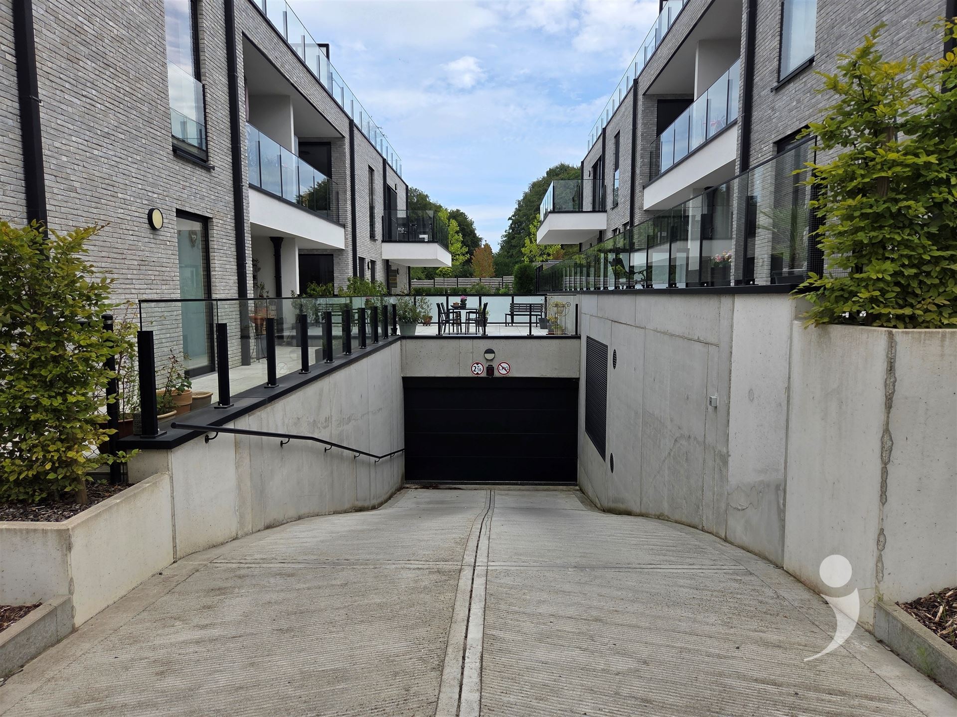 Garage/parking for rent in TIELT