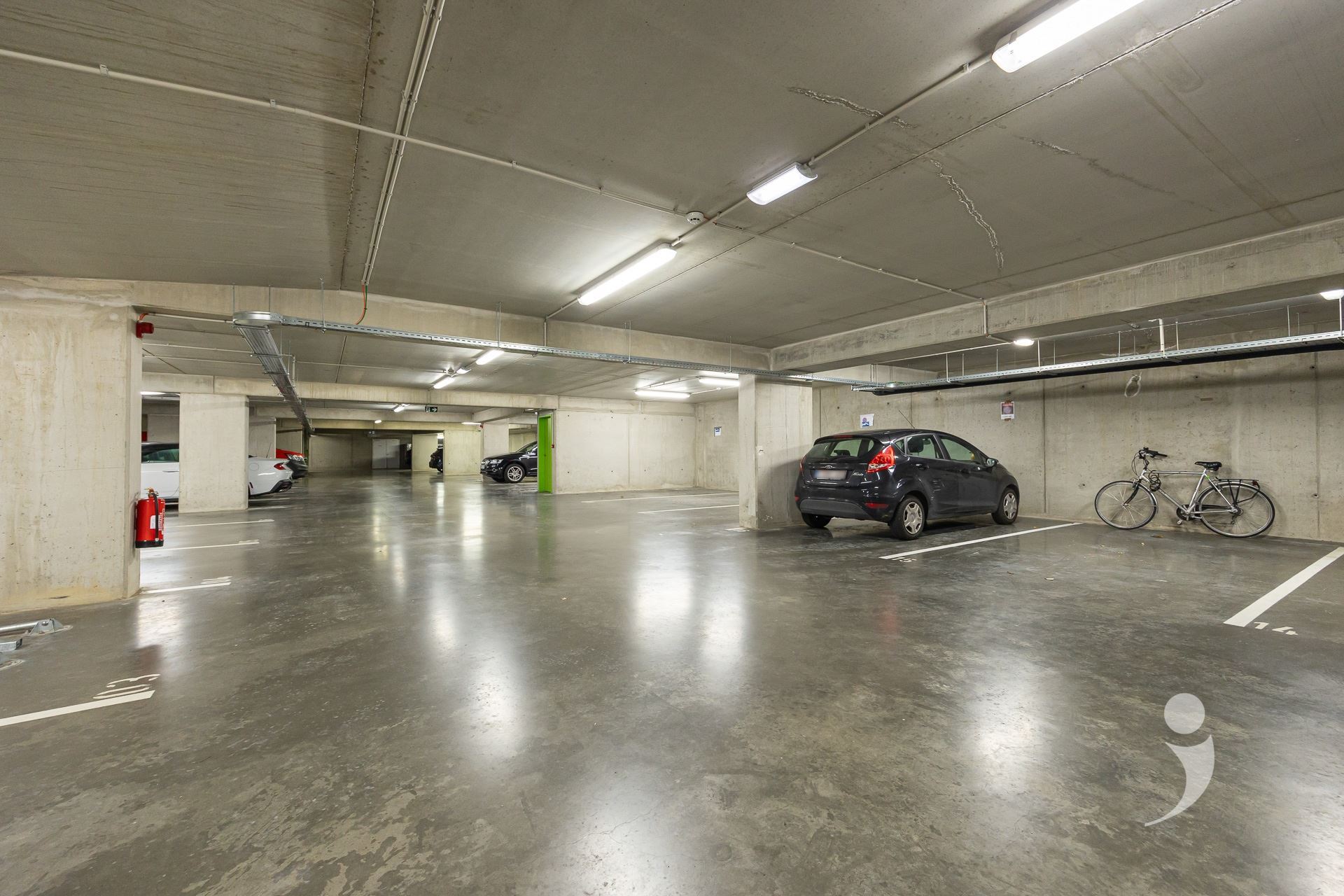 Garage/parking for sale in KESSEL-LO