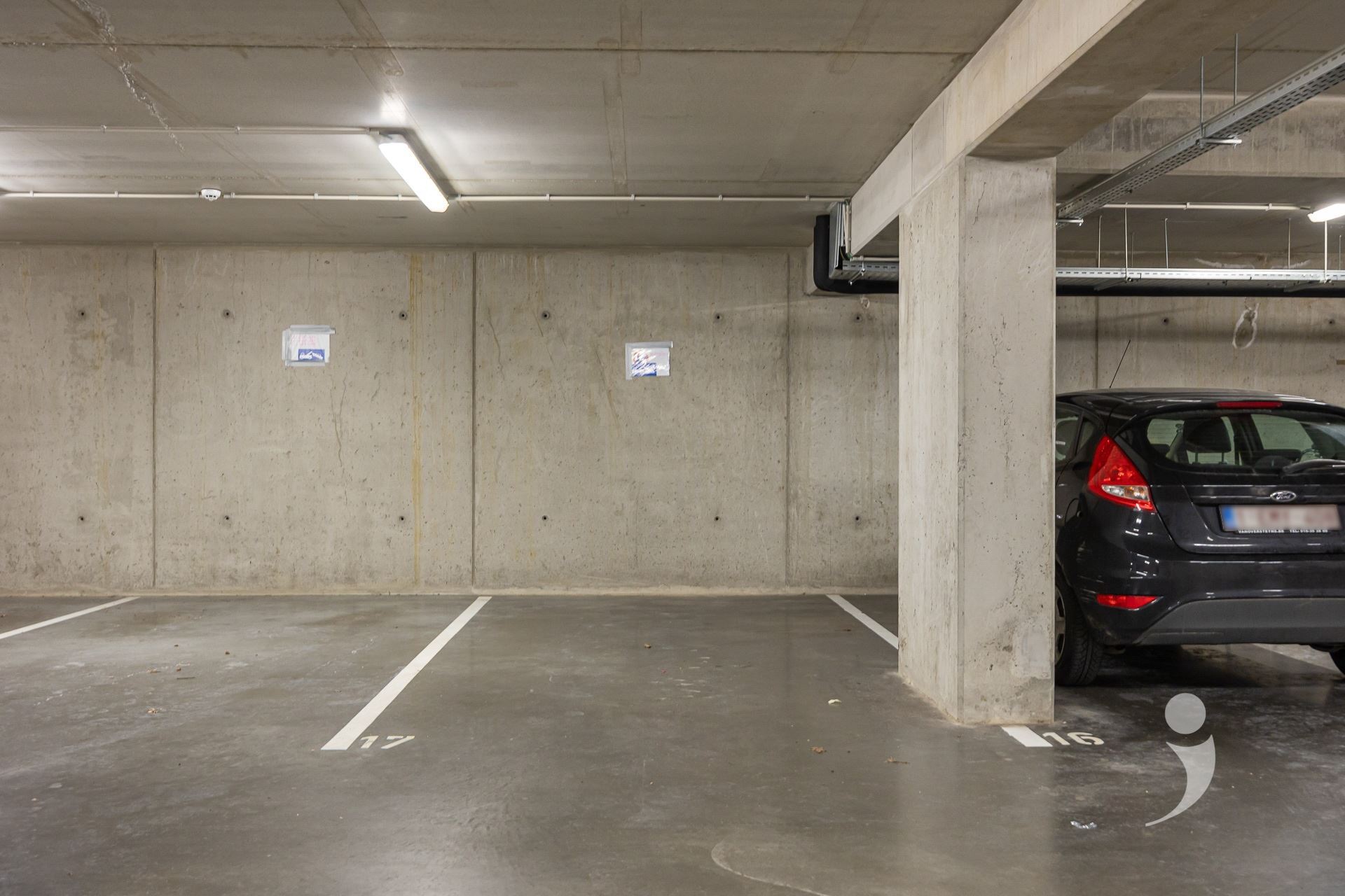 Garage/parking for sale in KESSEL-LO