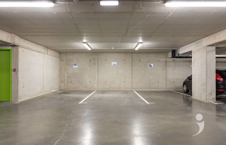 Garage/parking for sale in KESSEL-LO
