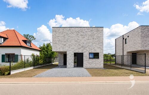 Villa/House/Farm for sale in MOLENSTEDE