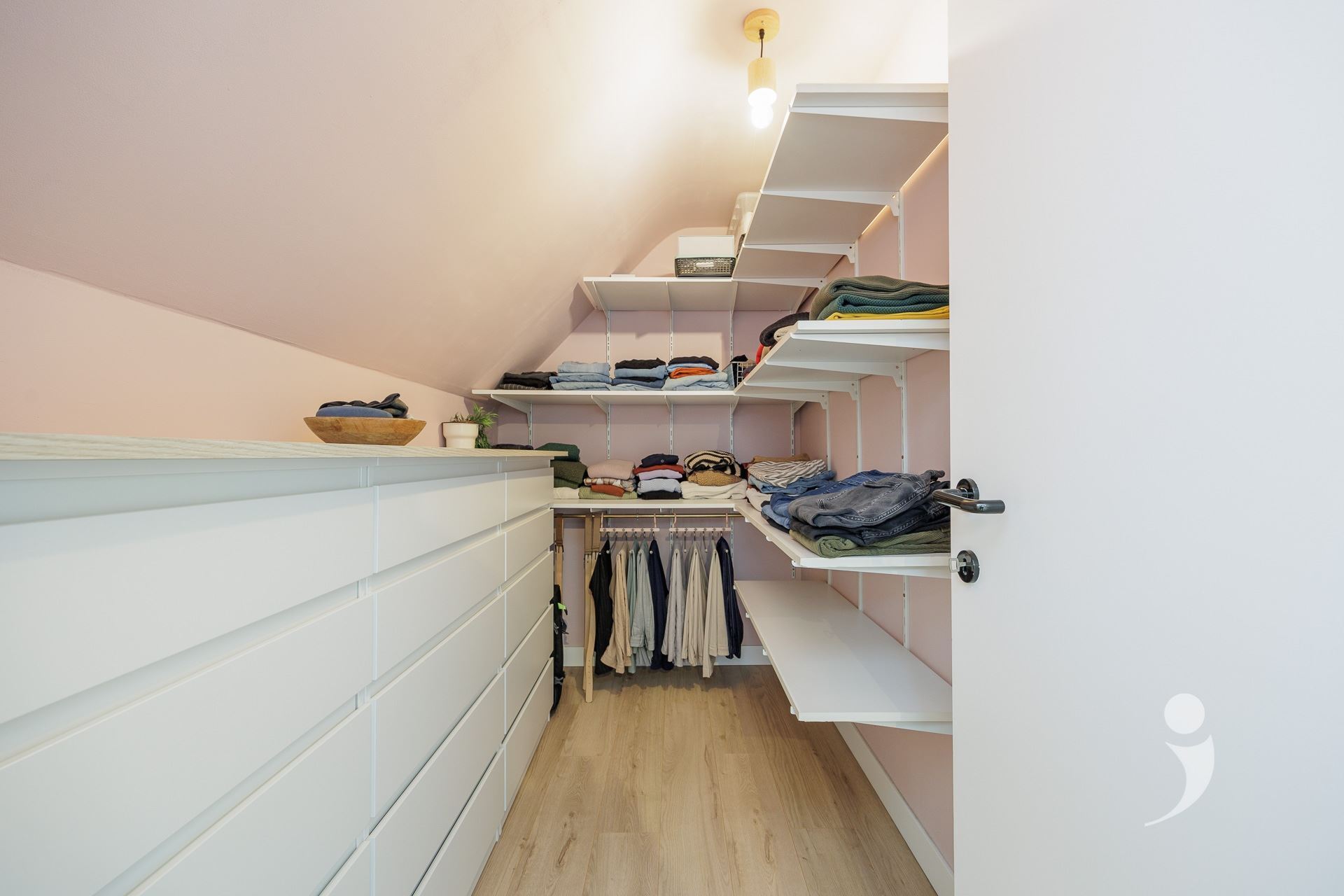 Villa/House/Farm for sale in LANGDORP