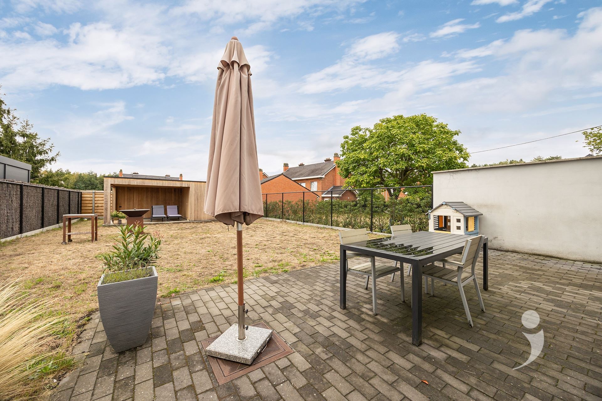 Villa/House/Farm for sale in TESTELT