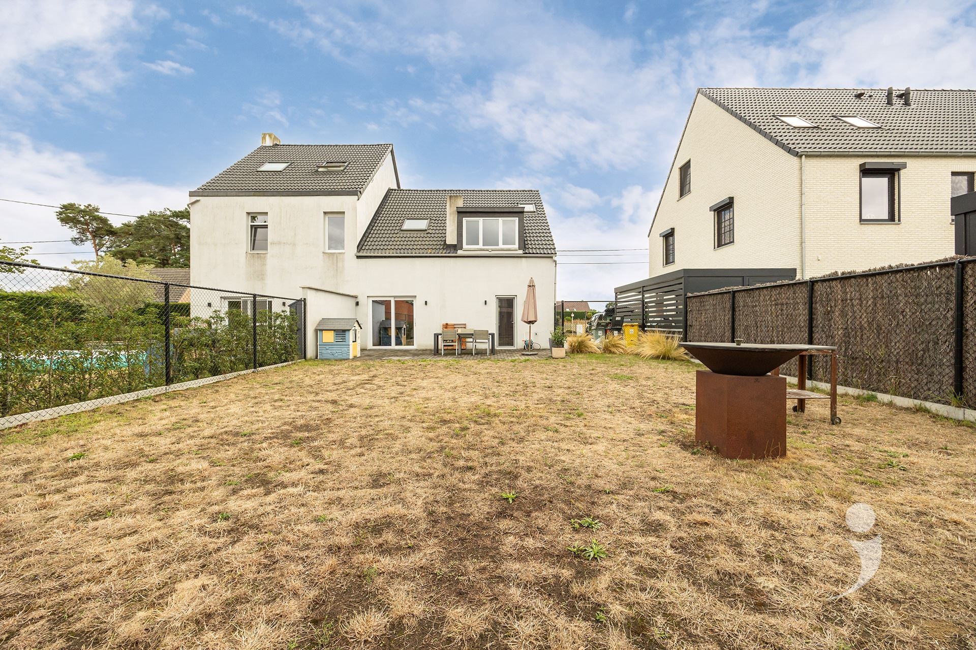 Villa/House/Farm for sale in TESTELT