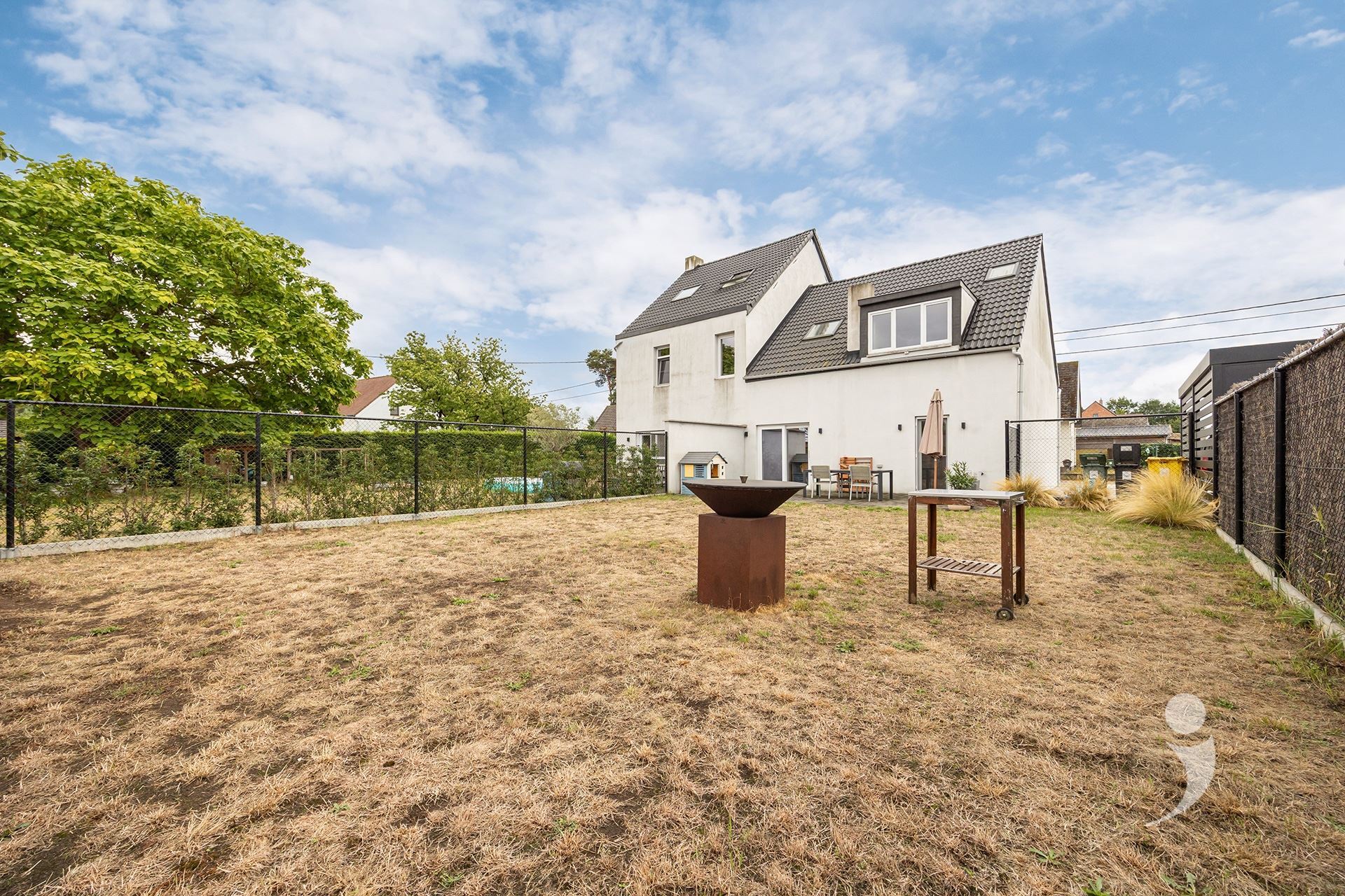 Villa/House/Farm for sale in TESTELT