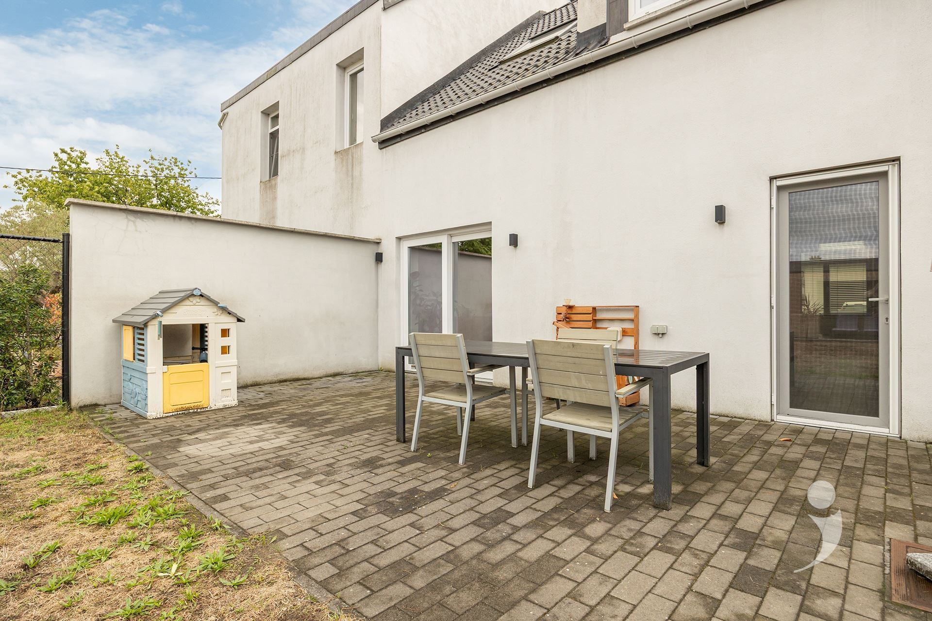 Villa/House/Farm for sale in TESTELT